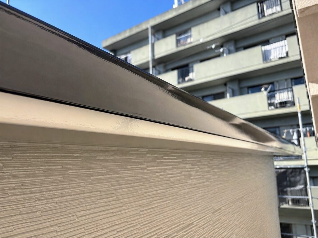 塗装の見切りを仕上げた外壁