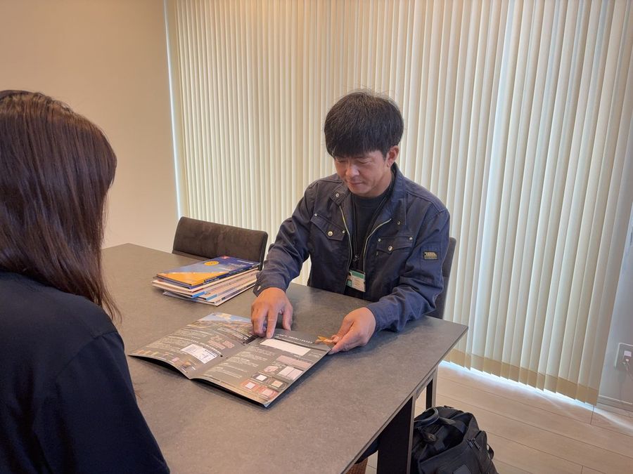 お見積もりとご提案の打ち合わせの様子